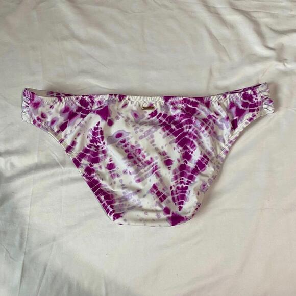 Victoria Secret The backout bikini - Picture 2 of 4